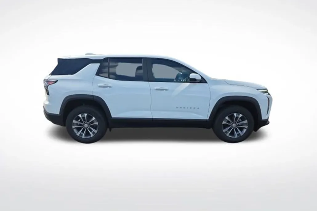 2026 Chevrolet Equinox LT photo 1