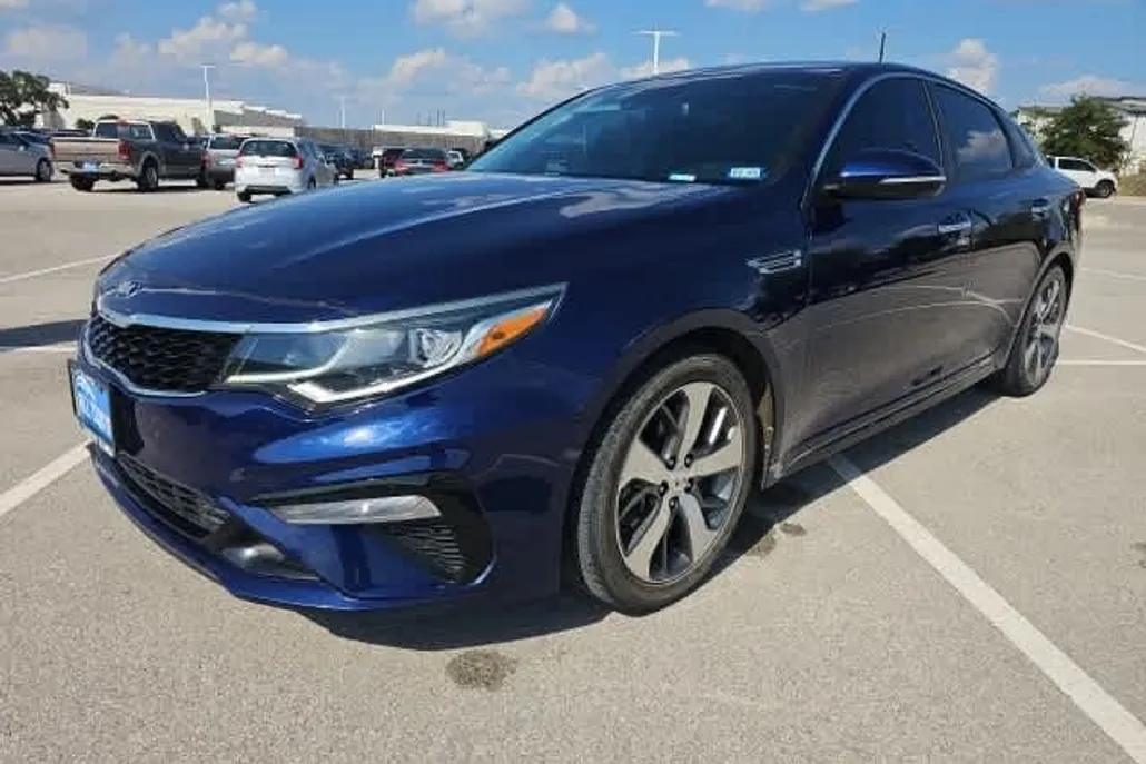 2020 Kia Optima S photo 1