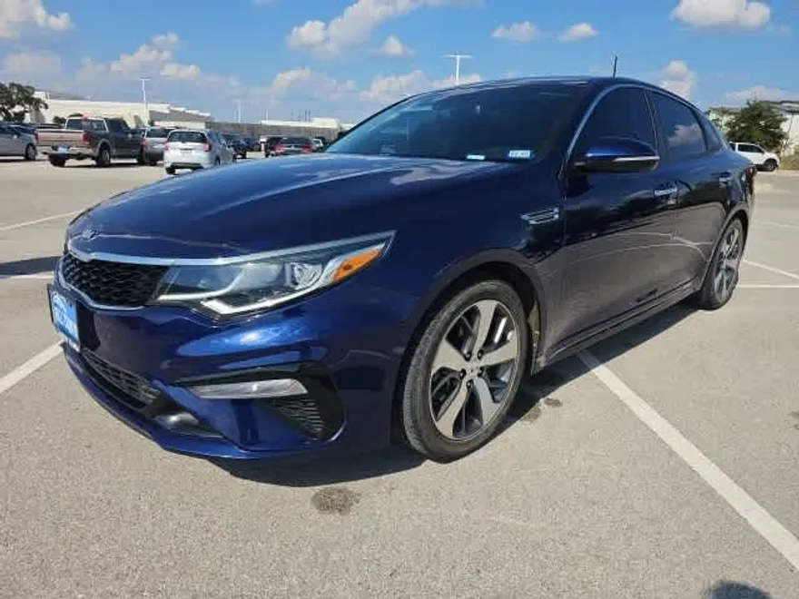 2020 Kia Optima S photo 1