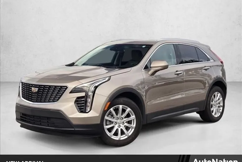 2023 Cadillac XT4 Luxury photo 1