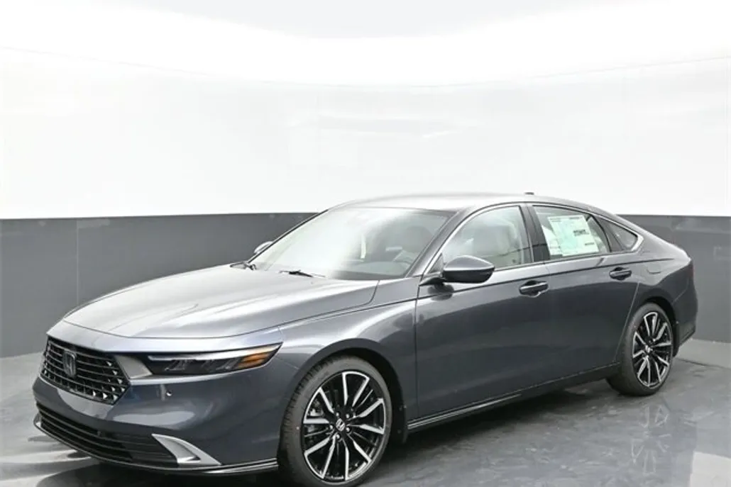 2025 Honda Accord Hybrid Touring photo 1