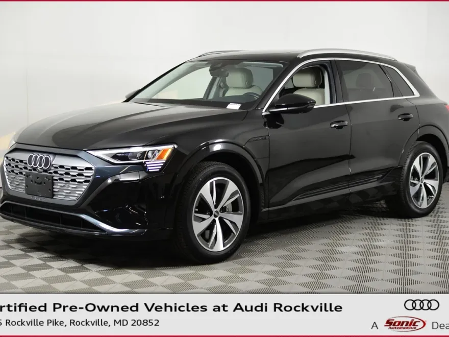 2024 Audi Q8 Premium Plus photo 1