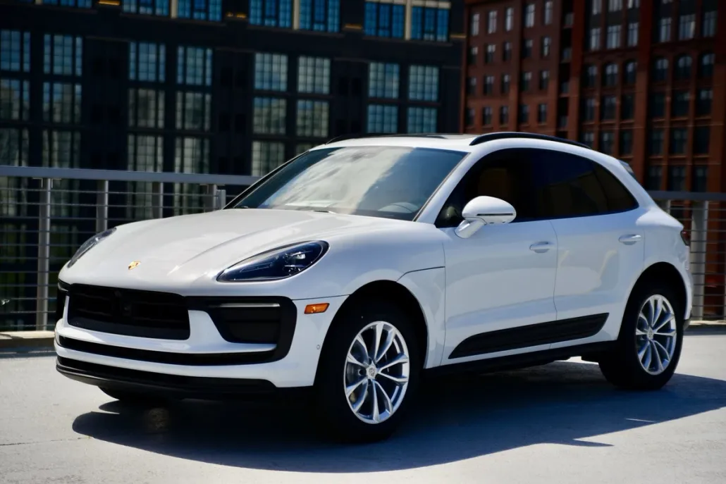 2025 Porsche Macan S photo 1