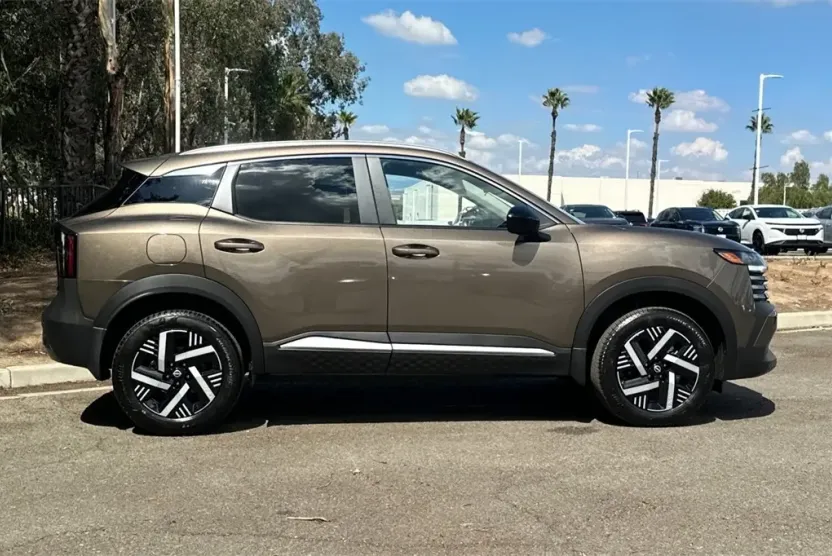 2026 Nissan Kicks SV photo 1