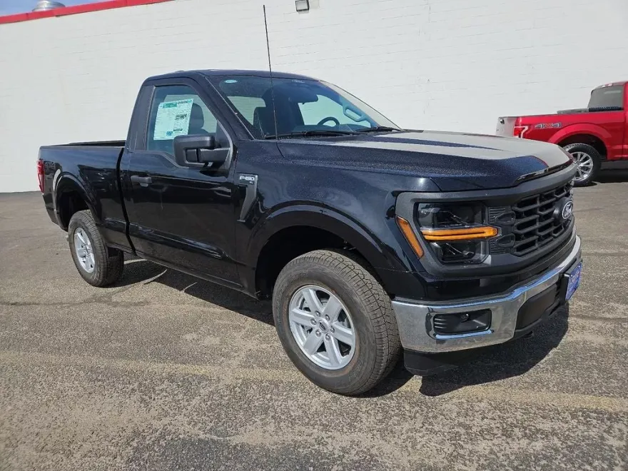 2025 Ford F-150 XL photo 1