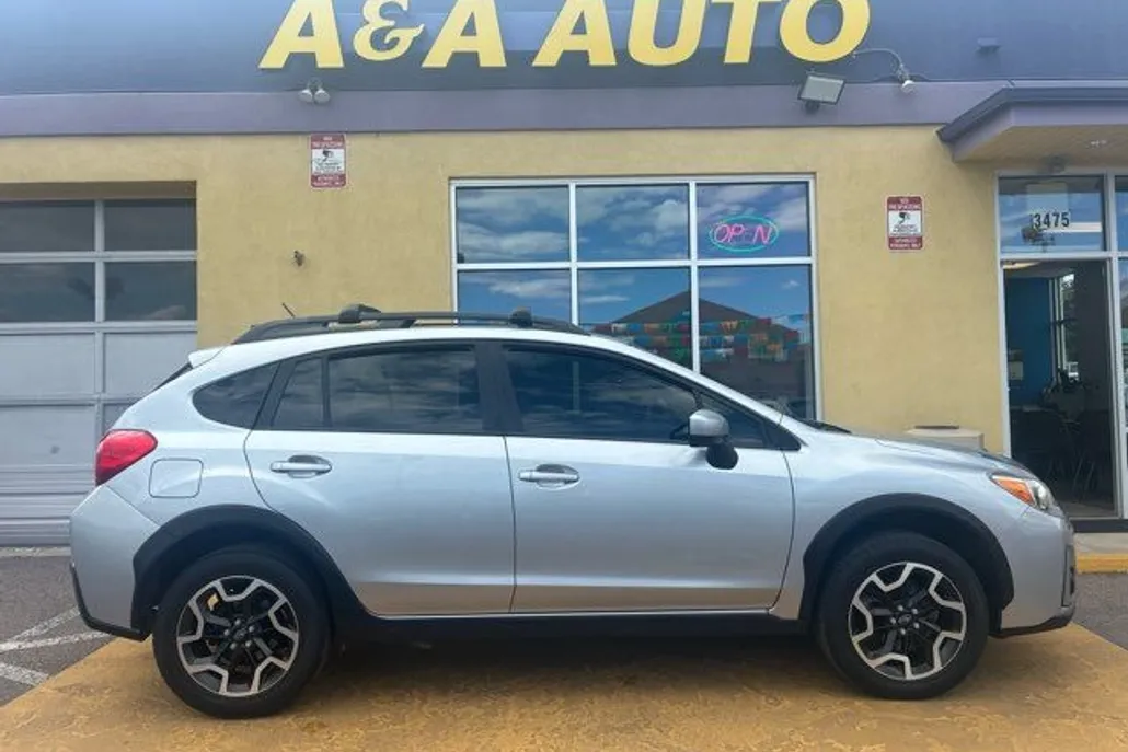 2017 Subaru Crosstrek 2.0i Premium photo 1