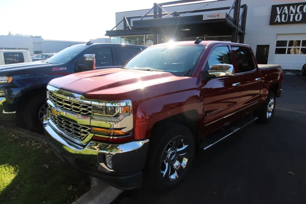 2018 Chevrolet Silverado 1500 LT photo 1