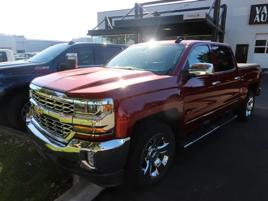 2018 Chevrolet Silverado 1500 LT photo 1