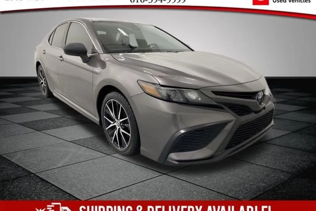 2021 Toyota Camry Hybrid SE photo 1