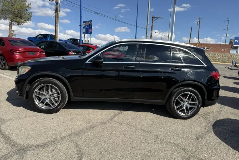 2016 Mercedes Benz GLC 300 photo 1