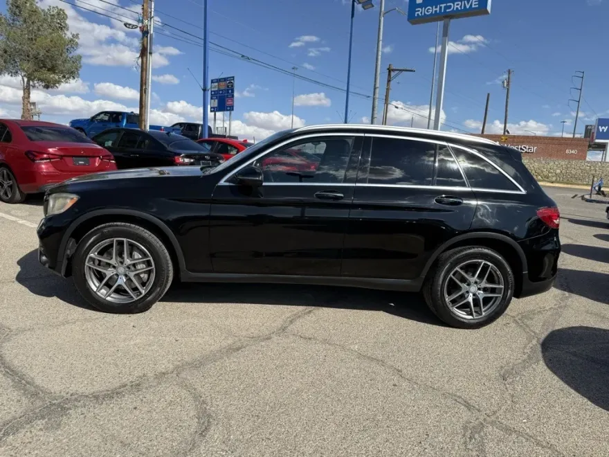 2016 Mercedes Benz GLC 300 photo 1