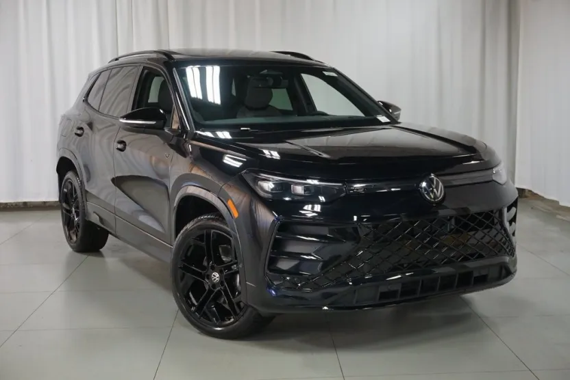 2025 Volkswagen Tiguan SE R-Line Black photo 1