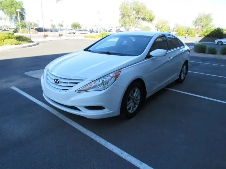 2011 Hyundai Sonata GLS photo 1