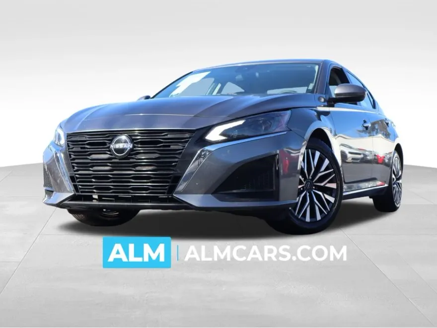2023 Nissan Altima 2.5 SV photo 1