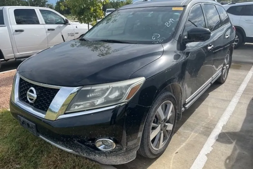 2014 Nissan Pathfinder Platinum photo 1