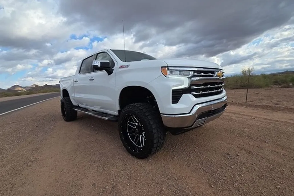 2023 Chevrolet Silverado 1500 LTZ photo 1