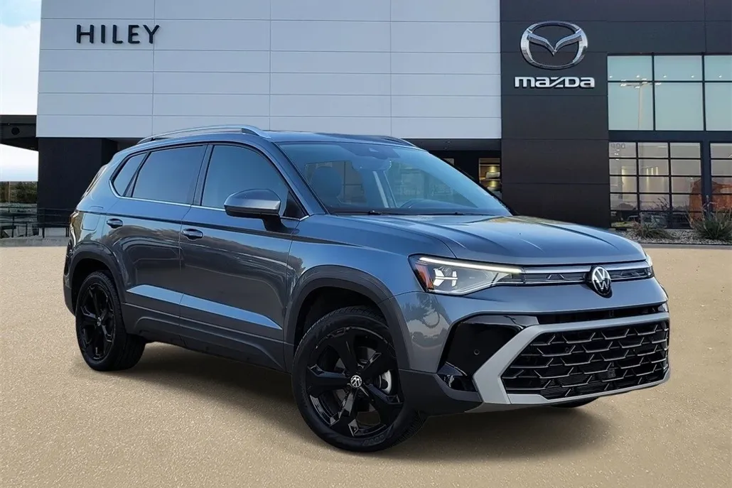 2025 Volkswagen Taos SEL photo 1