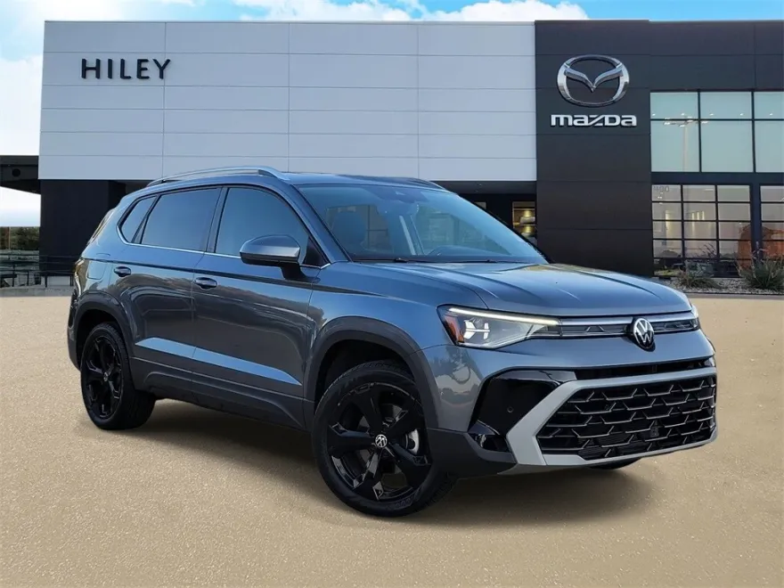 2025 Volkswagen Taos SEL photo 1