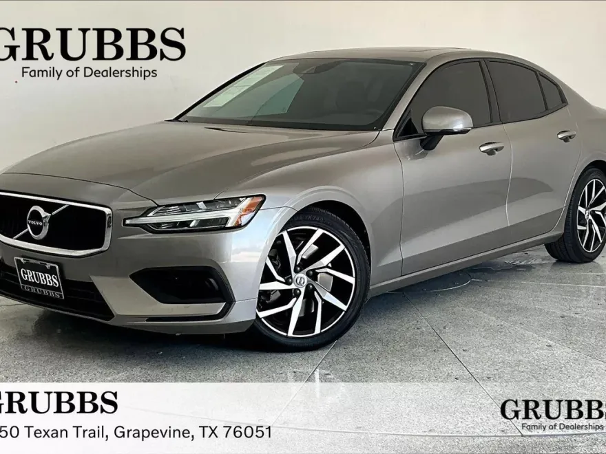 2019 Volvo S60 Momentum photo 1