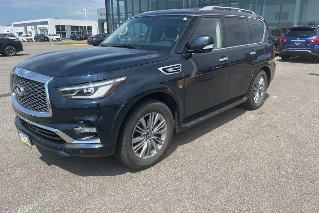 2020 Infiniti QX80 Luxe photo 1