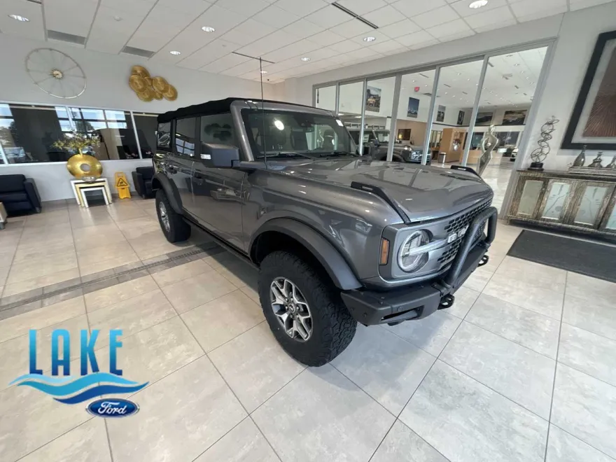 2022 Ford Bronco Badlands photo 1