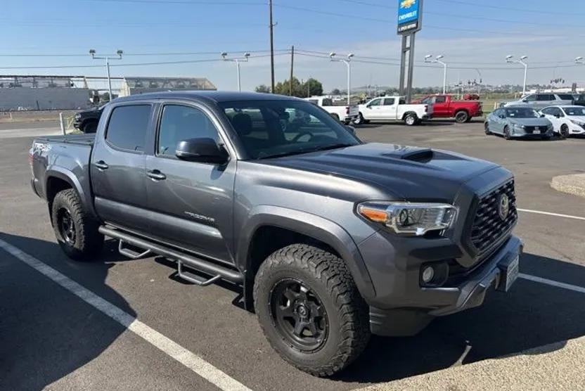 2021 Toyota Tacoma TRD Sport photo 1