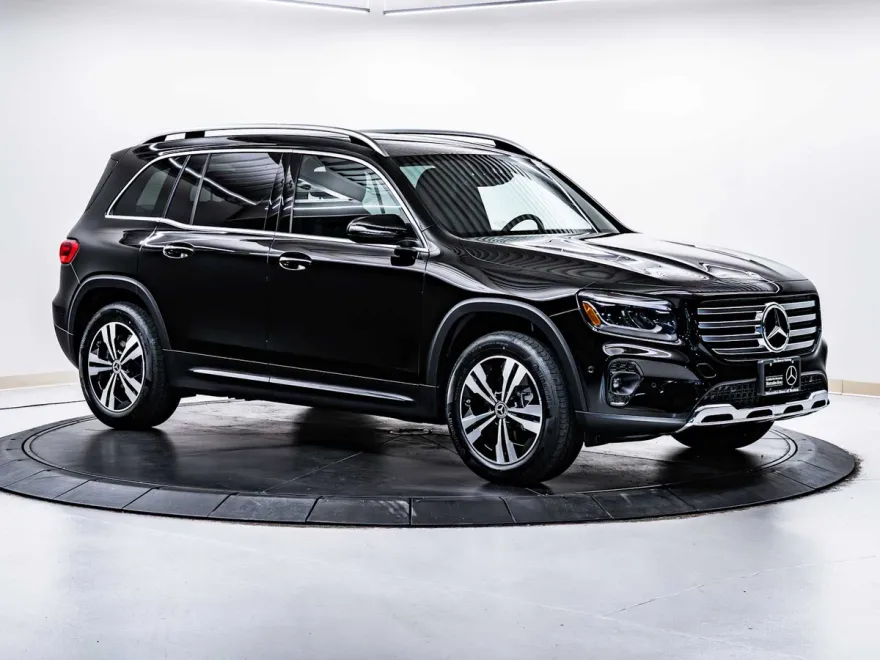 2025 Mercedes Benz GLB 250 4MATIC photo 1