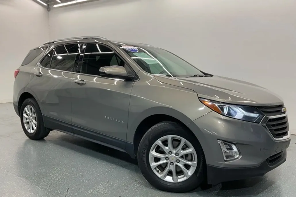 2018 Chevrolet Equinox LT photo 1