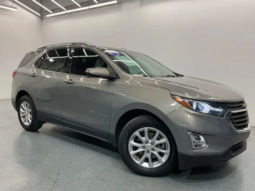 2018 Chevrolet Equinox LT photo 1