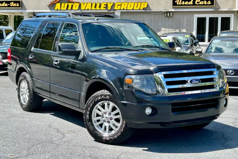 2012 Ford Expedition Limited photo 1