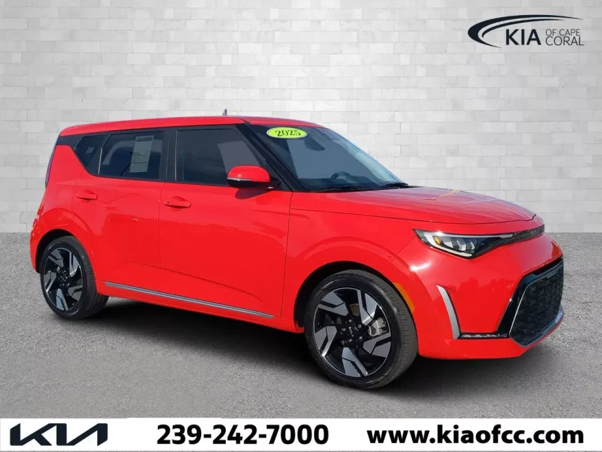 2025 Kia Soul GT-Line photo 1