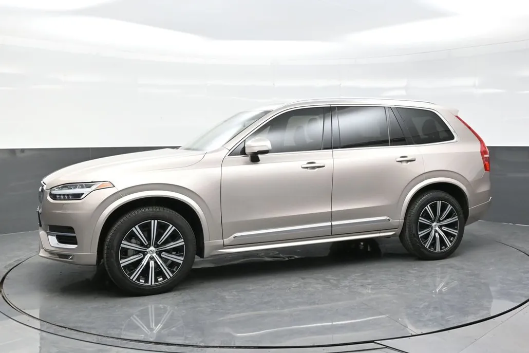 2024 Volvo XC90 B5 Core photo 1