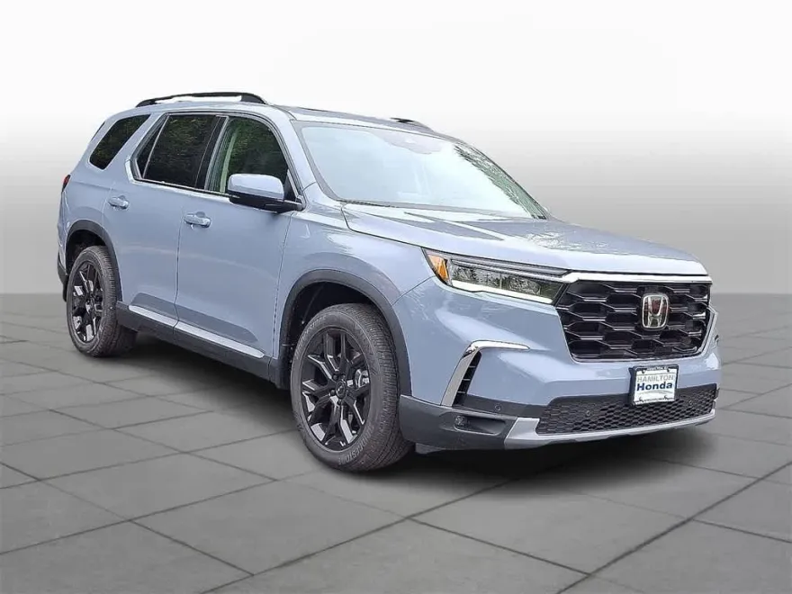 2025 Honda Pilot Touring photo 1