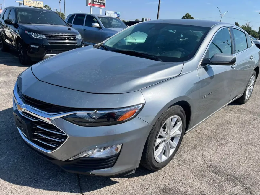 2025 Chevrolet Malibu 1LT photo 1
