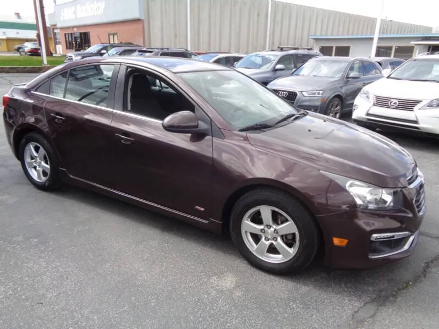 2015 Chevrolet Cruze photo 1