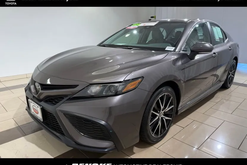 2023 Toyota Camry SE photo 1
