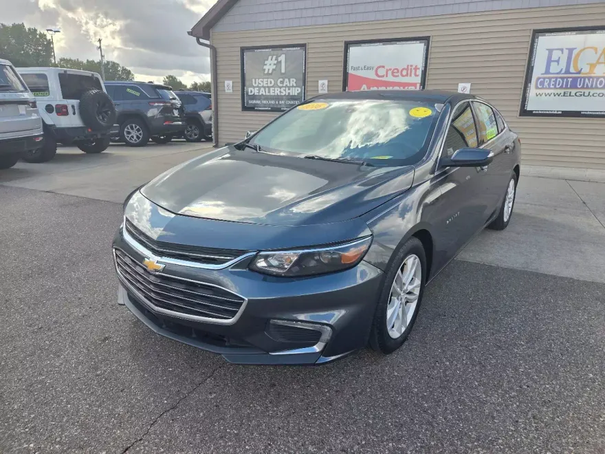 2016 Chevrolet Malibu 1LT photo 1