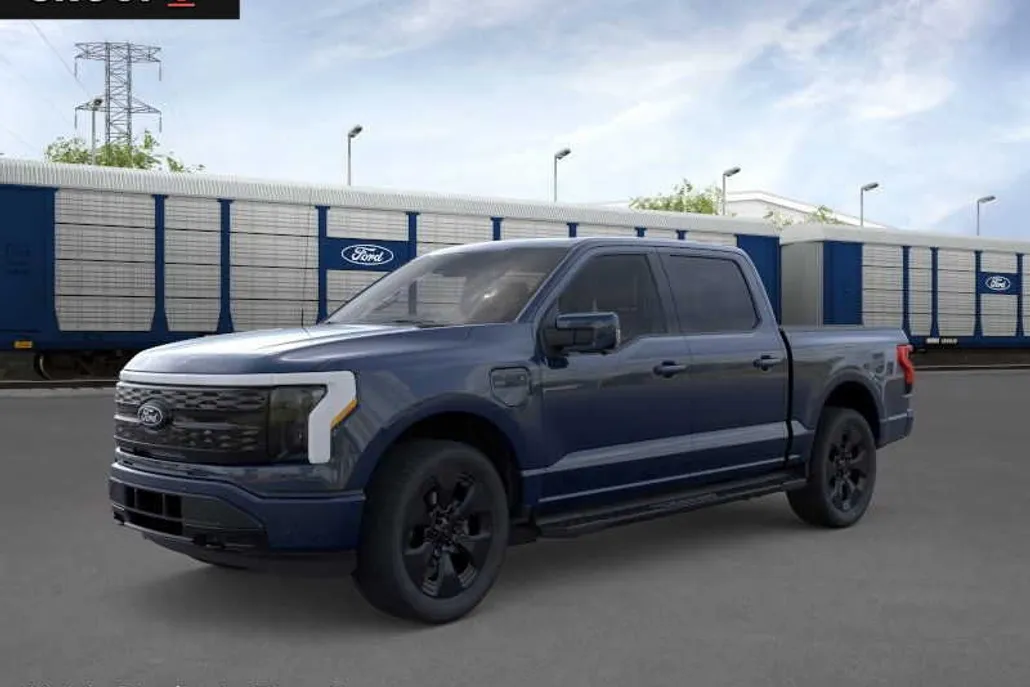 2025 Ford F-150 Lightning Platinum photo 1
