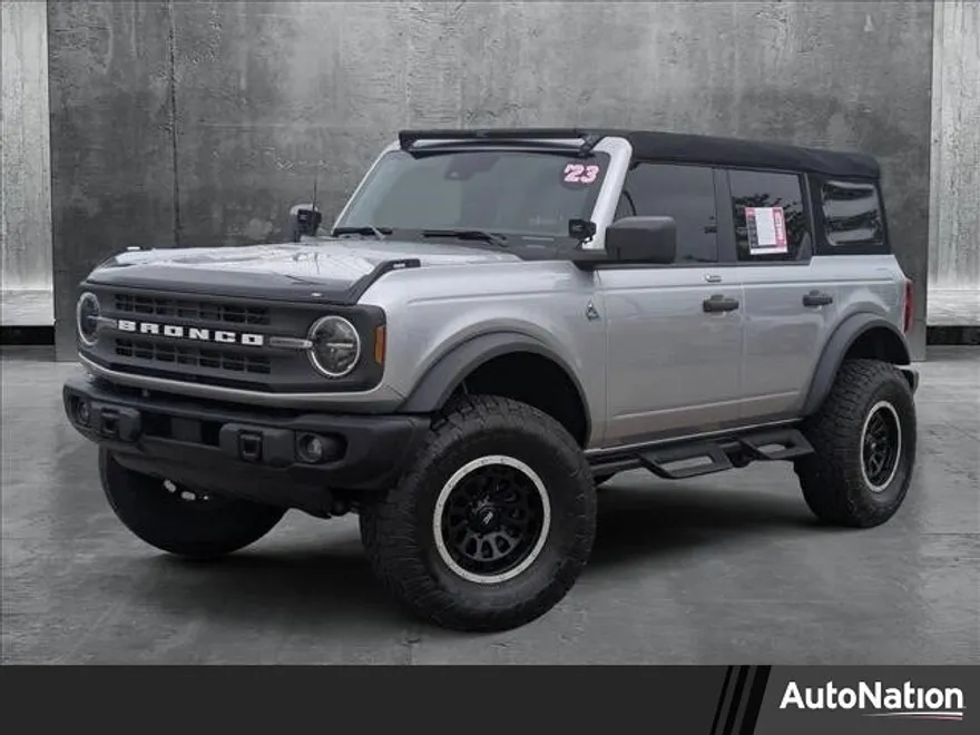 2023 Ford Bronco Black Diamond photo 1