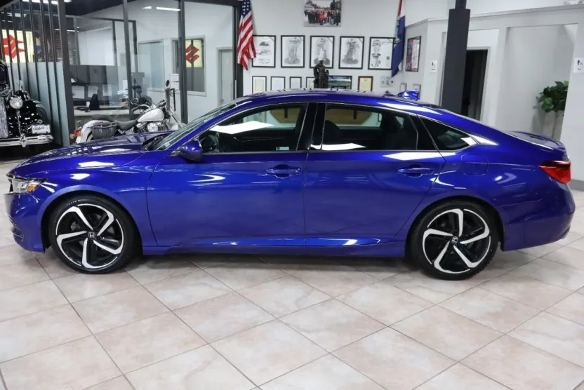 2019 Honda Accord Sport photo 1