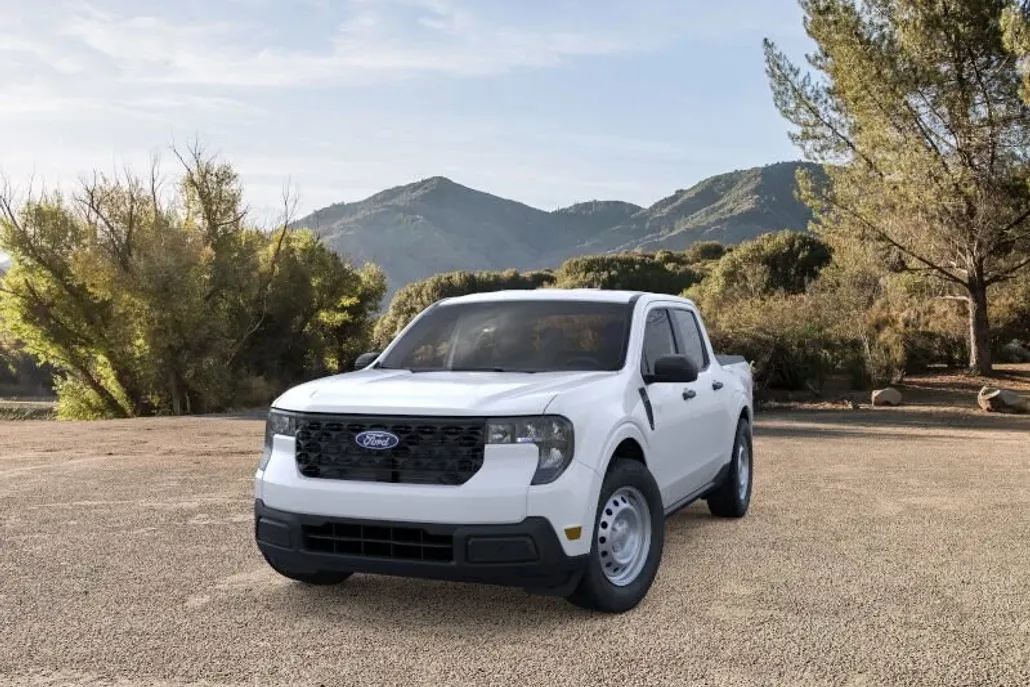 2025 Ford Maverick XL photo 1