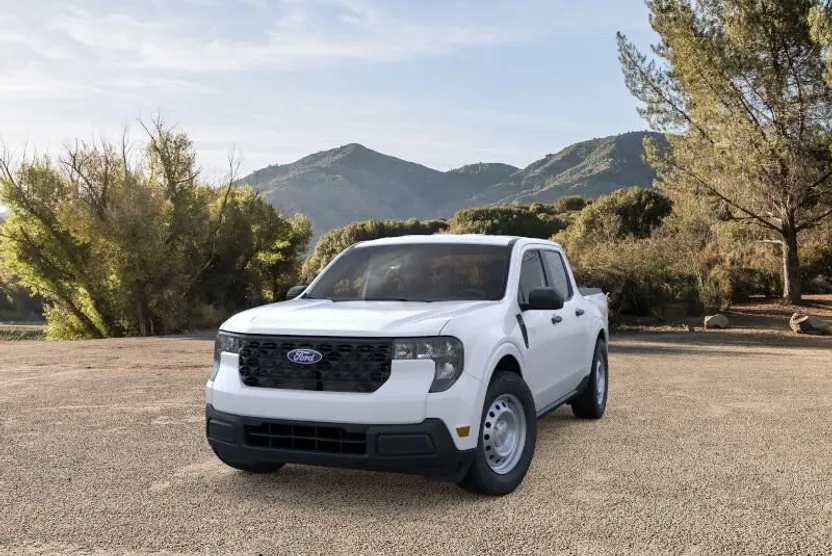 2025 Ford Maverick XL photo 1