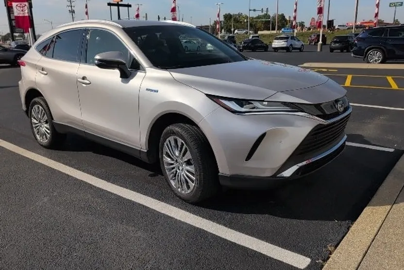 2021 Toyota Venza XLE photo 1