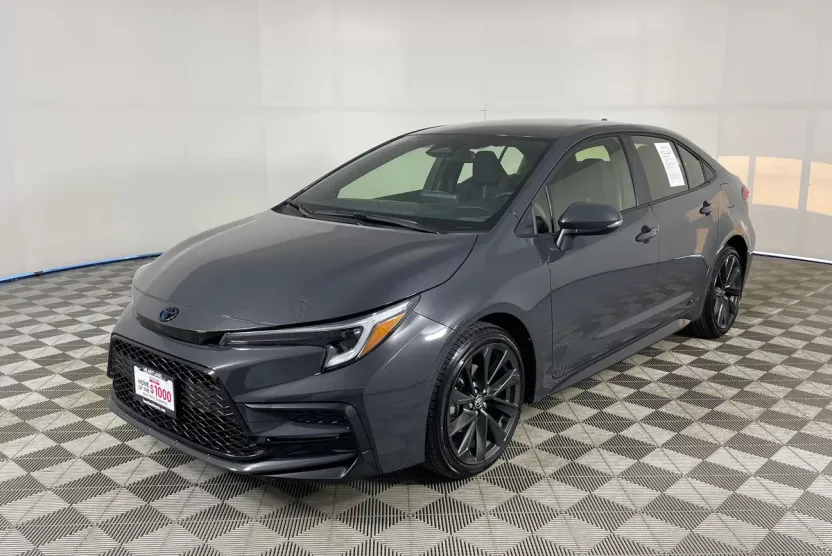 2025 Toyota Corolla Hybrid SE photo 1