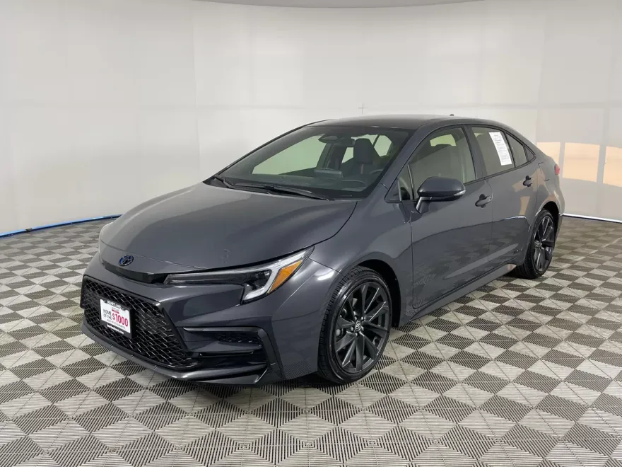 2025 Toyota Corolla Hybrid SE photo 1
