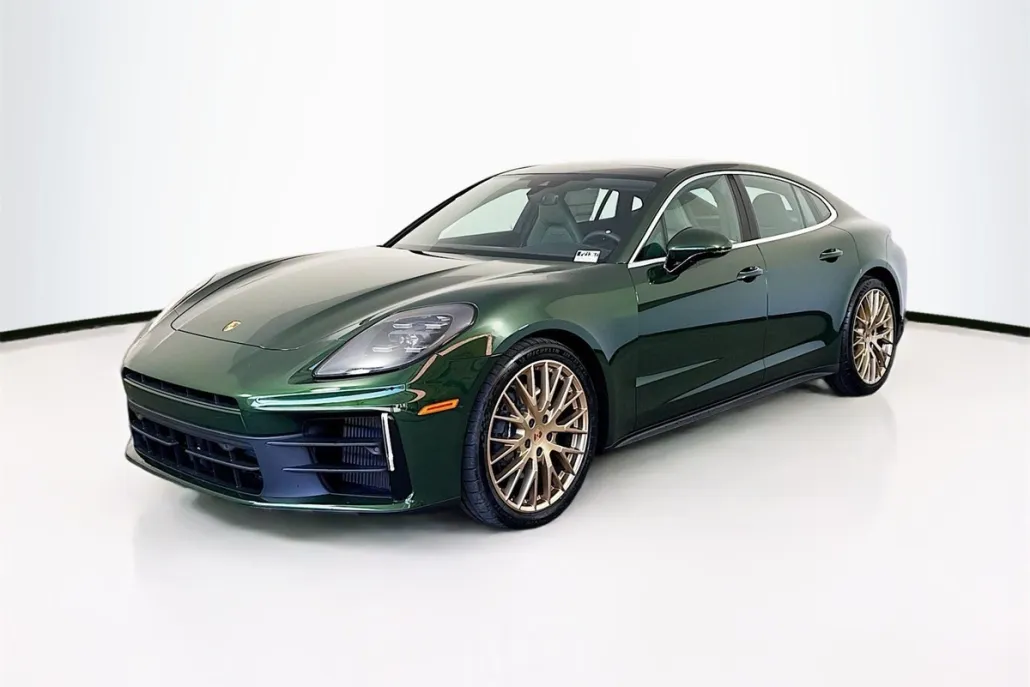 2025 Porsche Panamera 4 photo 1