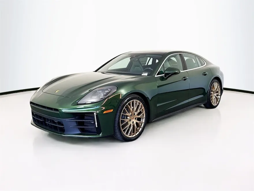 2025 Porsche Panamera 4 photo 1
