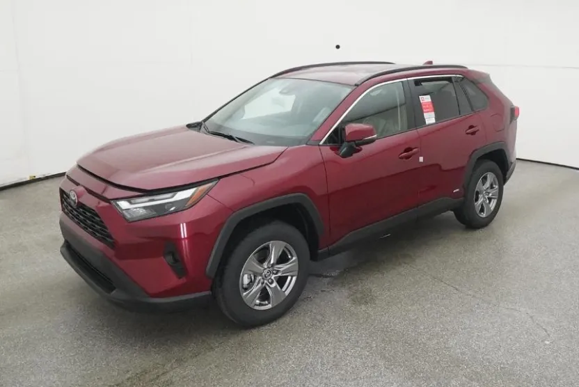 2025 Toyota RAV4 Hybrid LE photo 1