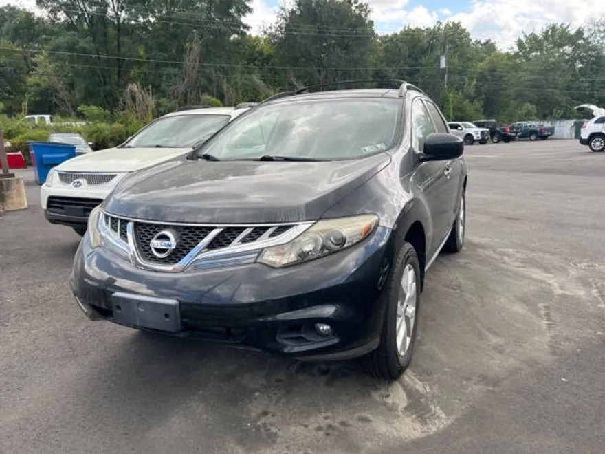 2011 Nissan Murano SV photo 1