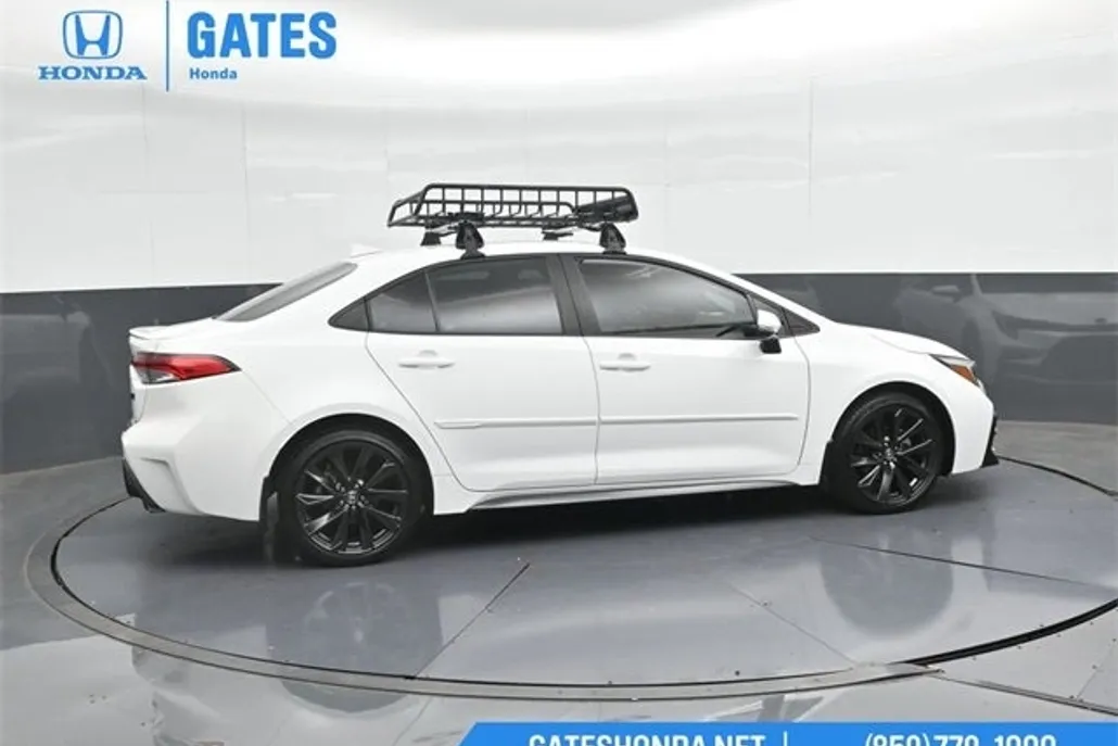 2023 Toyota Corolla SE photo 1